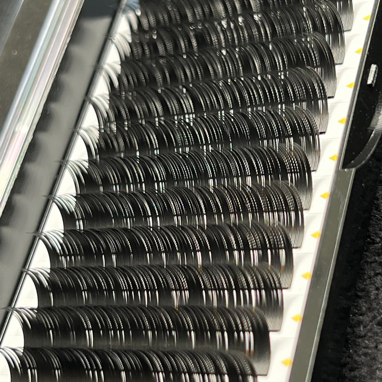Matte Dark Classic Lashes - 0.2
