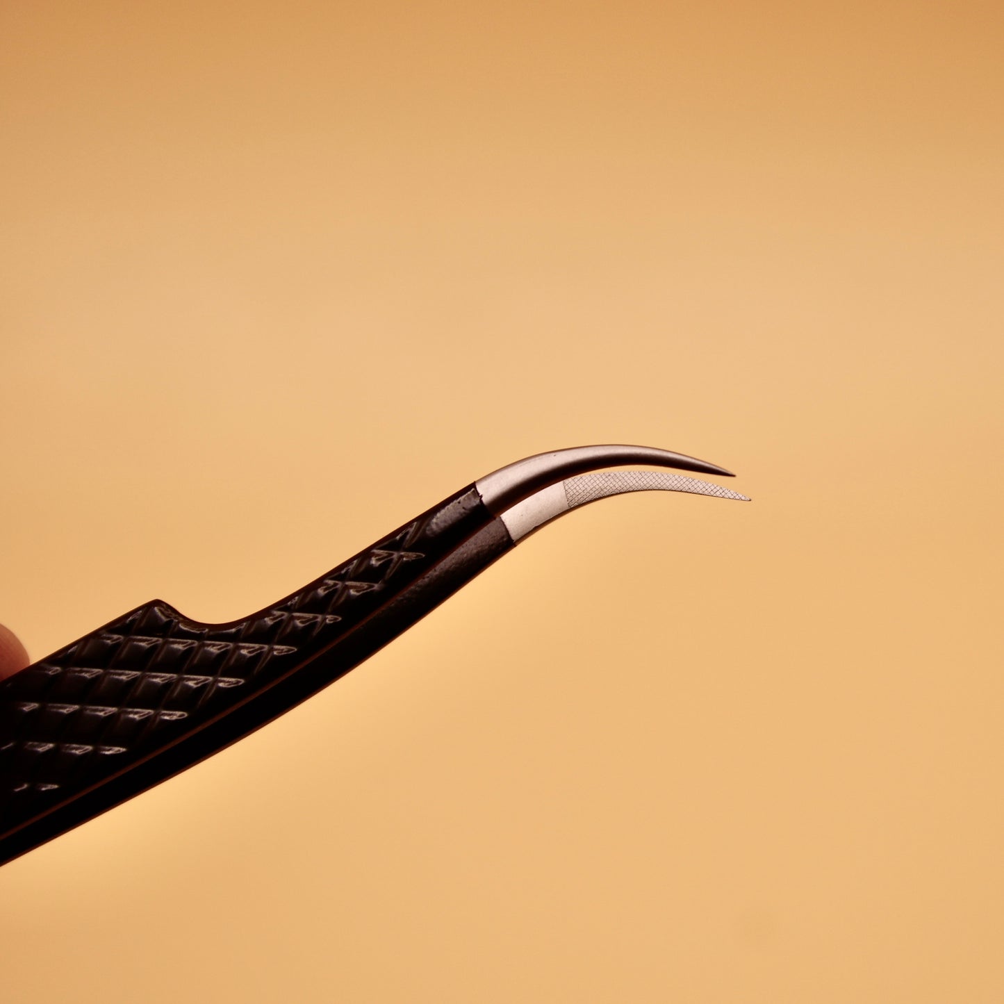 Curved Fibre Tip Tweezer