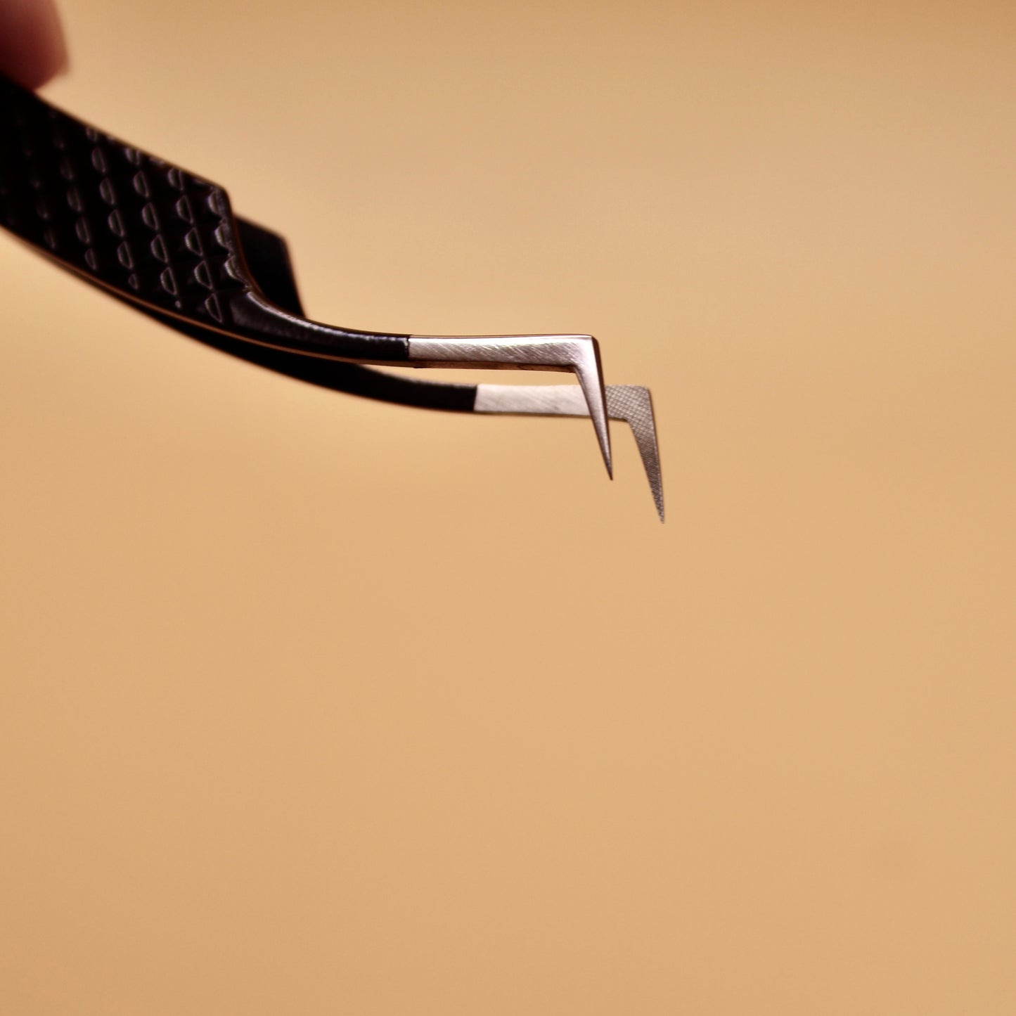 45° Curved Fibre Tip Tweezer